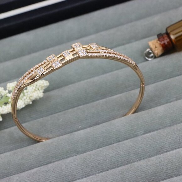 Elegant Rose Gold Bangle with Dazzling Square Crystal Detailing, XPBL0516 - Picture 12 of 12